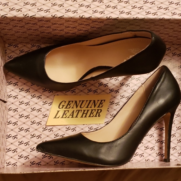 Victoria Secret  4" Leather Point Toe Stilettos - Picture 7 of 8